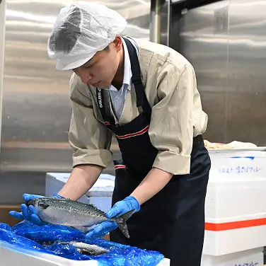 水産働いている4